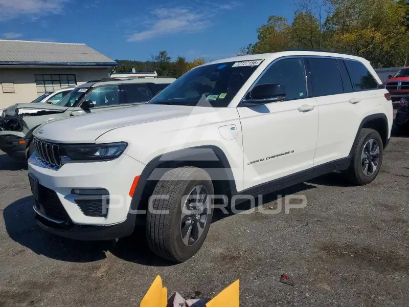 2024 Jeep CHEROKEE photo