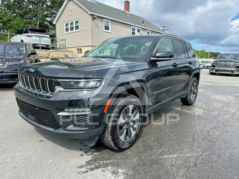 2024 Jeep CHEROKEE photo