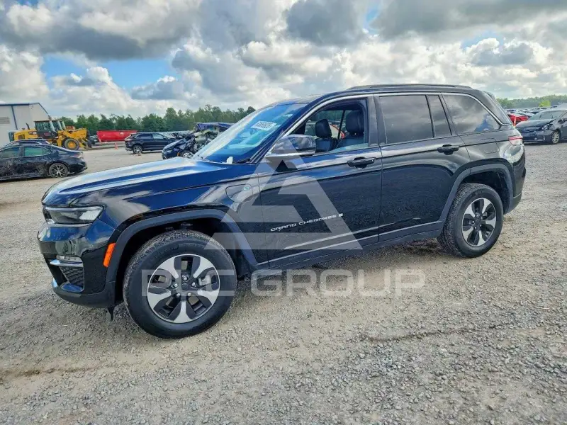 2024 Jeep CHEROKEE photo