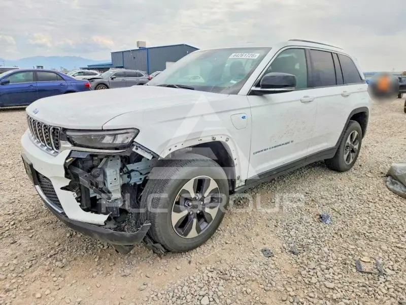 2024 Jeep CHEROKEE photo