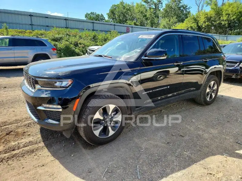 2024 Jeep CHEROKEE photo