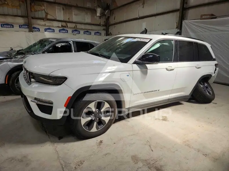2024 Jeep CHEROKEE photo