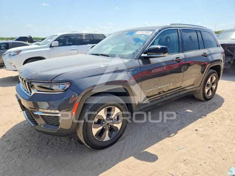 2024 Jeep CHEROKEE photo