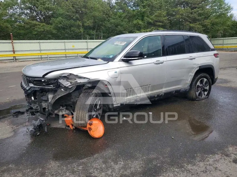 2024 Jeep CHEROKEE photo