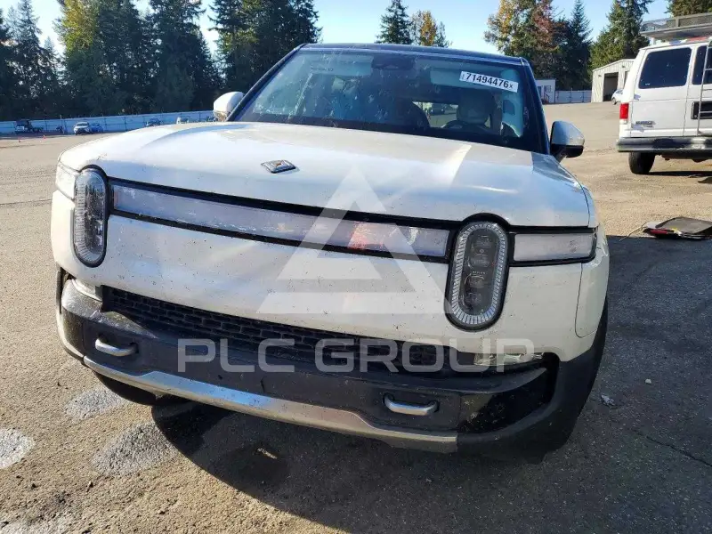 2024 Rivian R1S фото