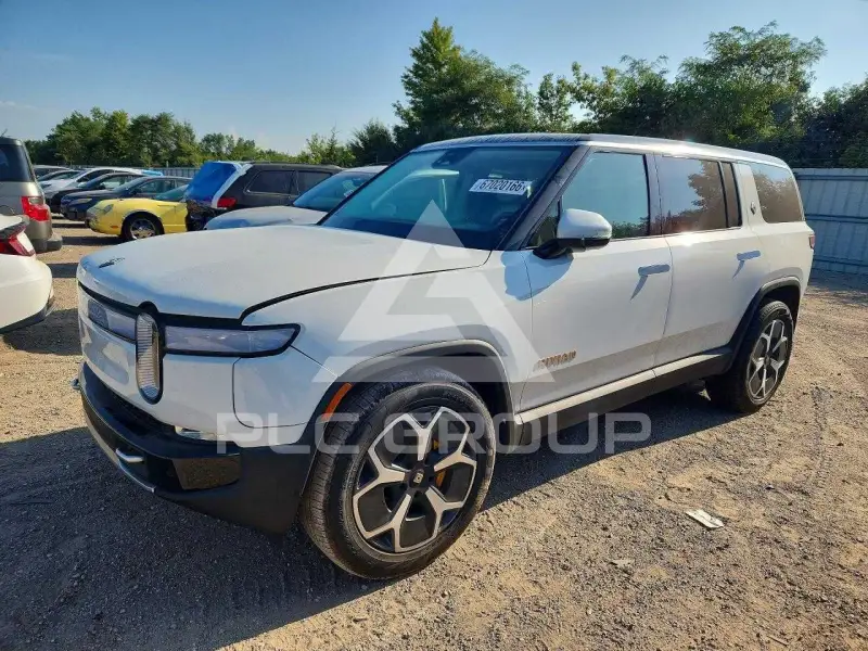 2024 Rivian R1S фото