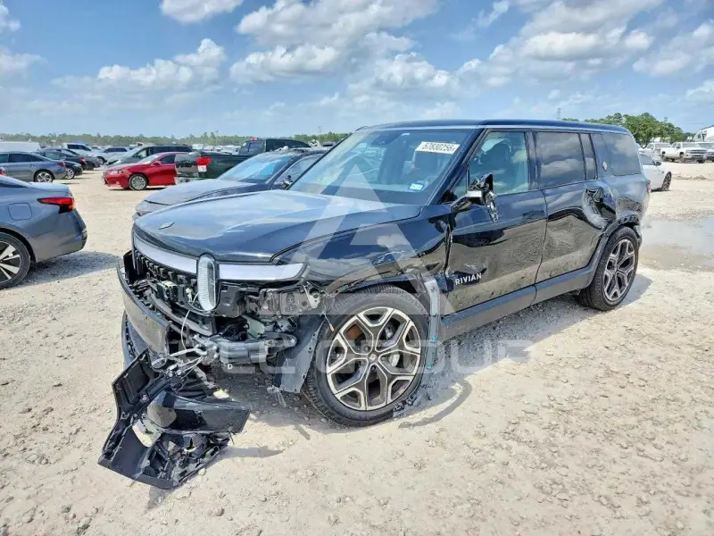 2024 Rivian R1S фото