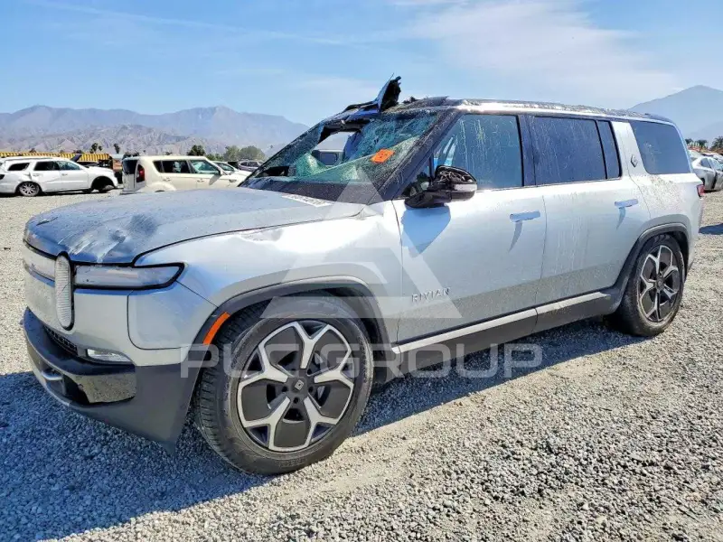 2024 Rivian R1S photo