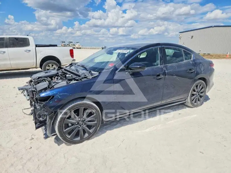 2024 Mazda 3 photo
