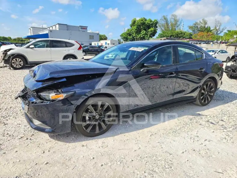2024 Mazda 3 фото