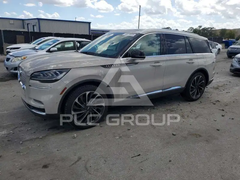2024 Lincoln AVIATOR photo