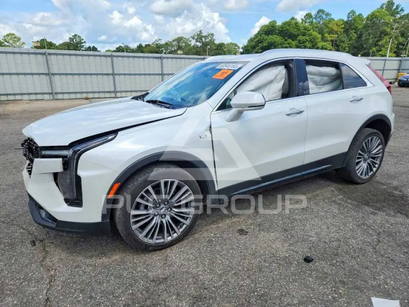 2024 Cadillac XT4 photo