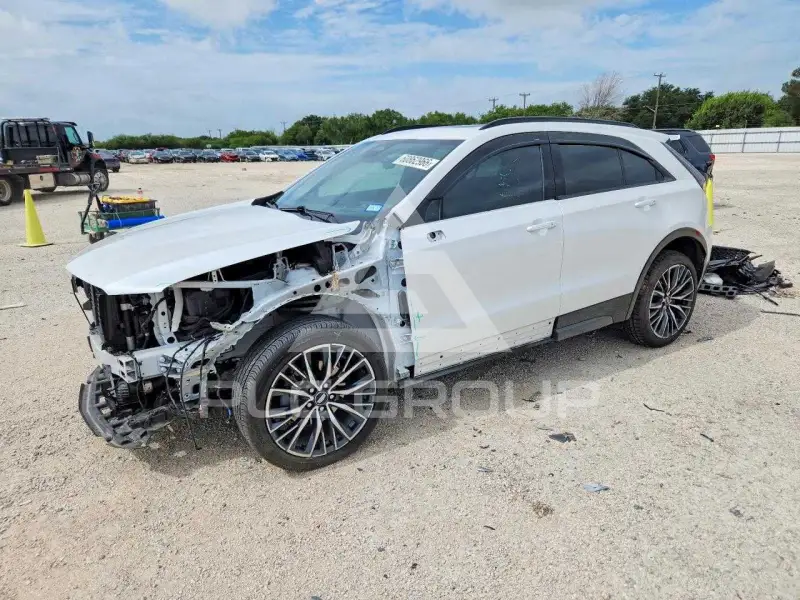 2024 Cadillac XT4 фото