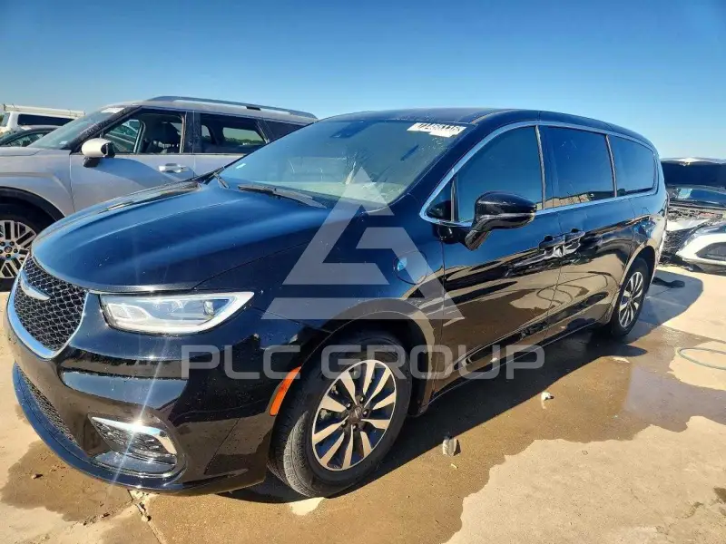 2024 Chrysler PACIFICA photo