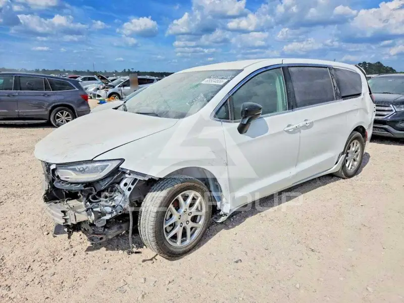2024 Chrysler PACIFICA photo