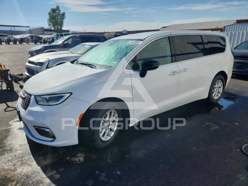 2024 Chrysler PACIFICA photo