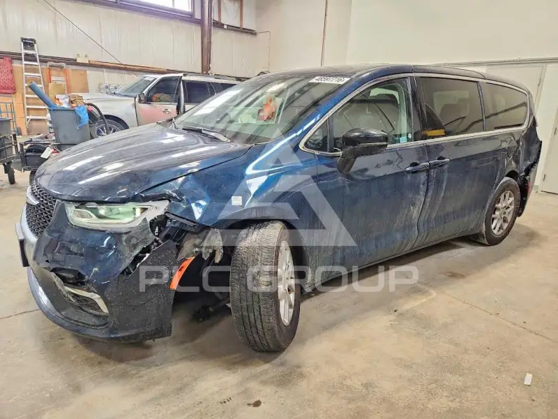 2024 Chrysler PACIFICA photo