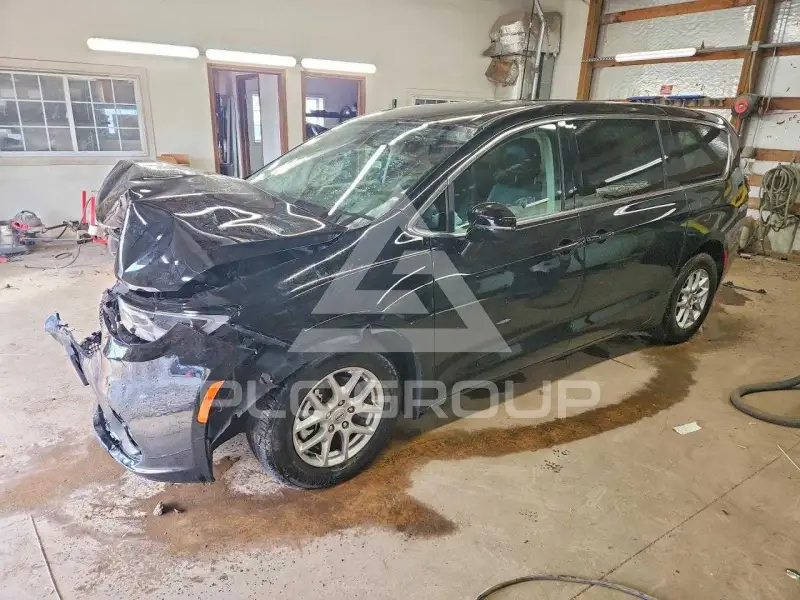 2024 Chrysler PACIFICA photo