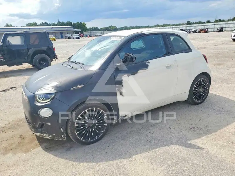 2024 Fiat 500 photo