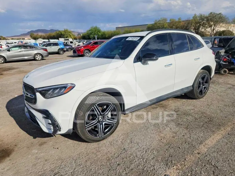 2024 Mercedes Benz GLC-Class photo