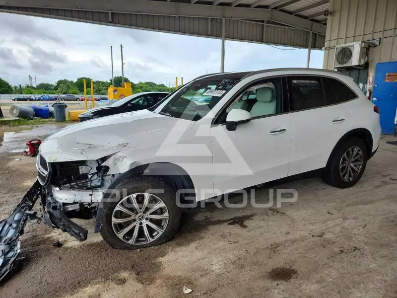 2024 Mercedes Benz GLC-Class photo