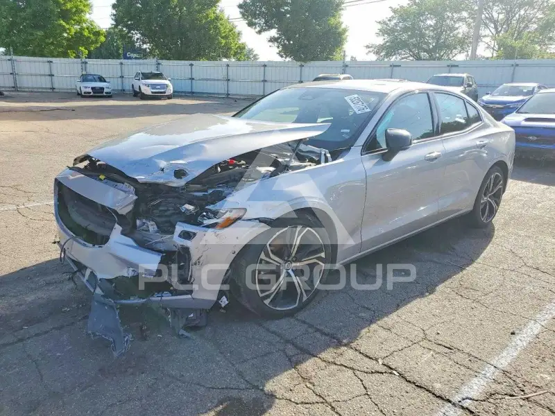 2024 Volvo S60 фото