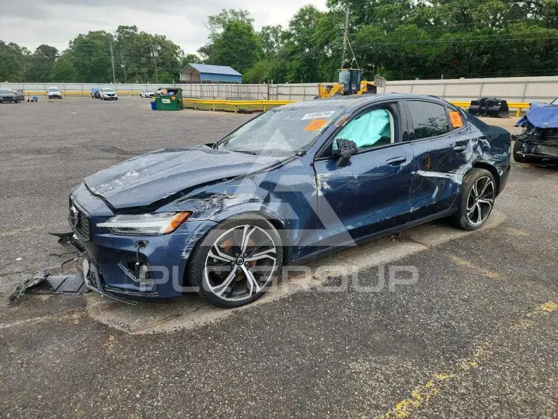 2024 Volvo S60 фото