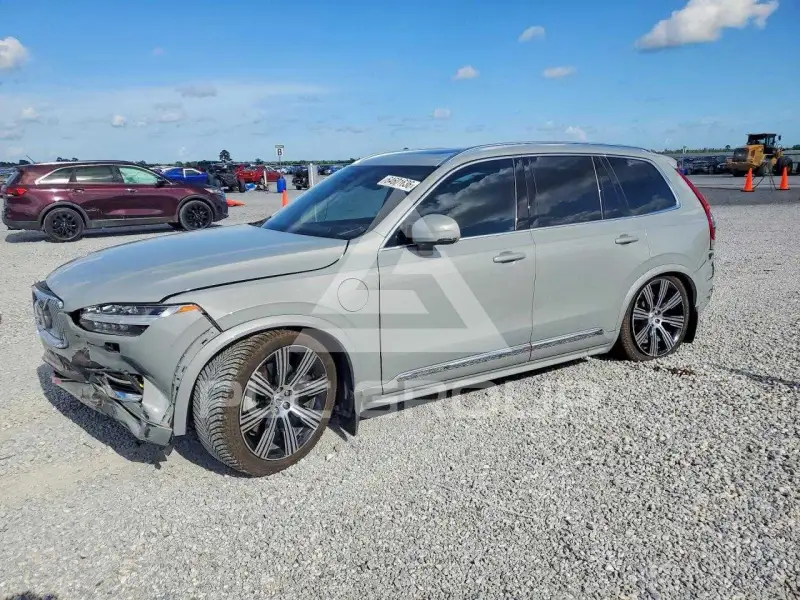 2024 Volvo XC90 фото
