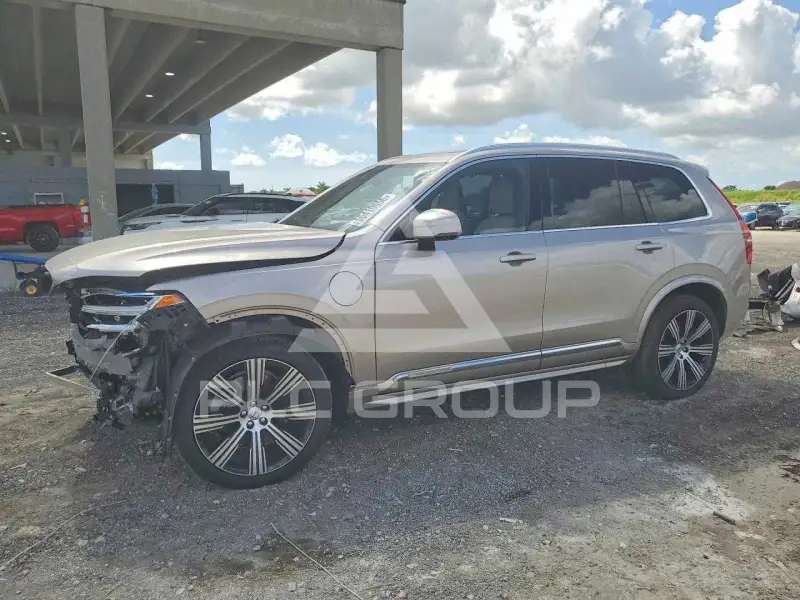 2024 Volvo XC90 фото