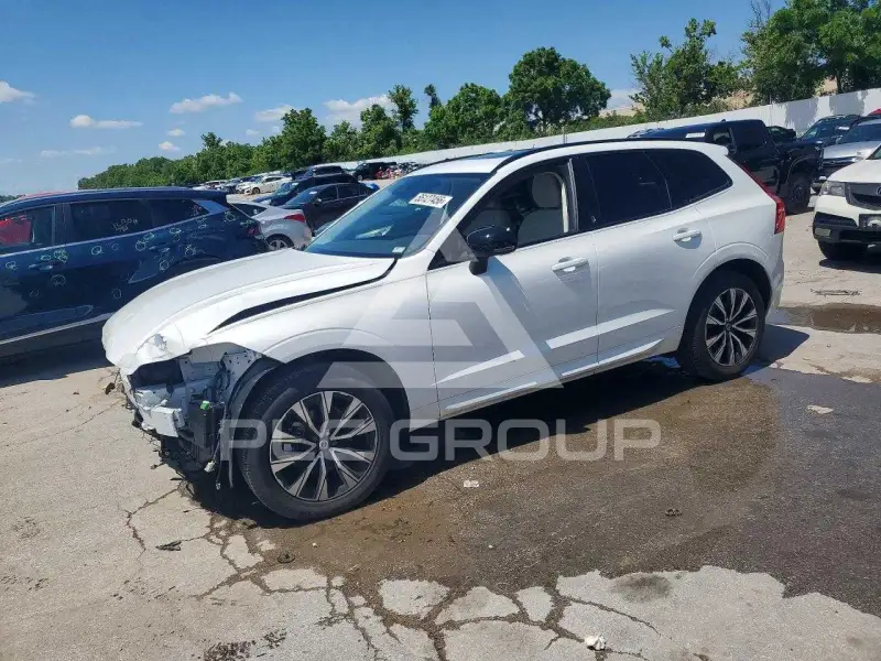 2024 Volvo XC60 фото