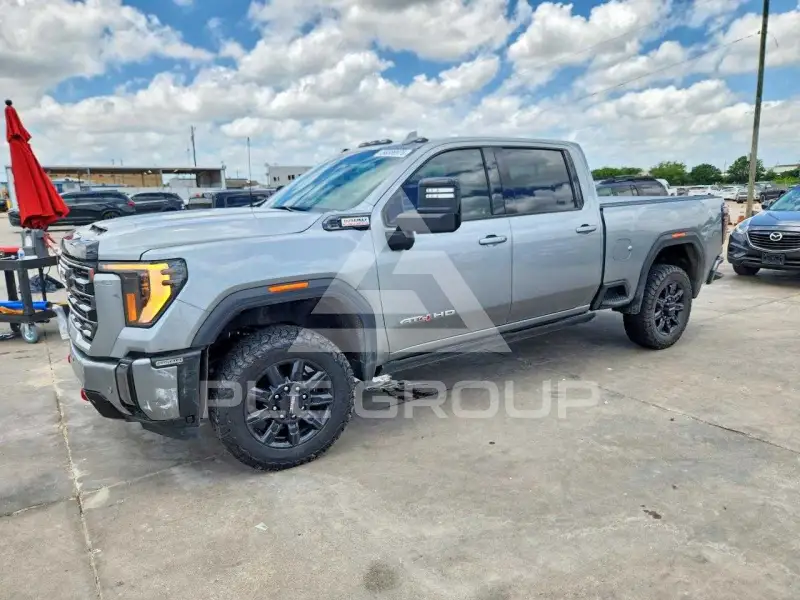 2024 GMC Sierra photo