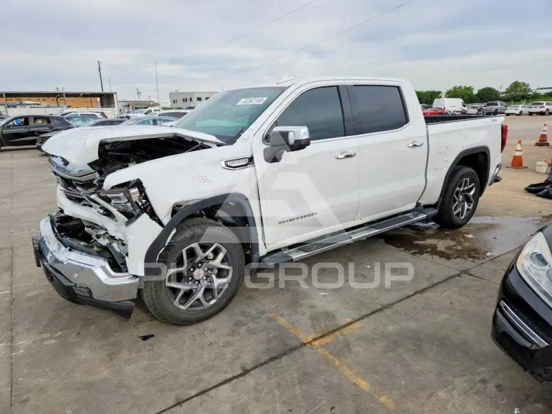 2024 GMC Sierra photo