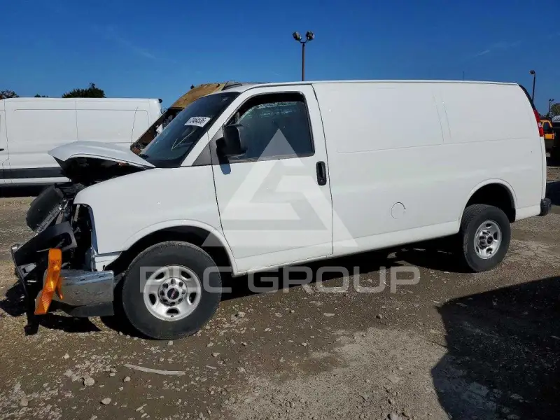 2024 GMC Savana фото