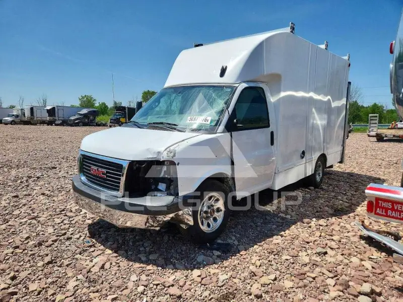 2024 GMC Savana фото