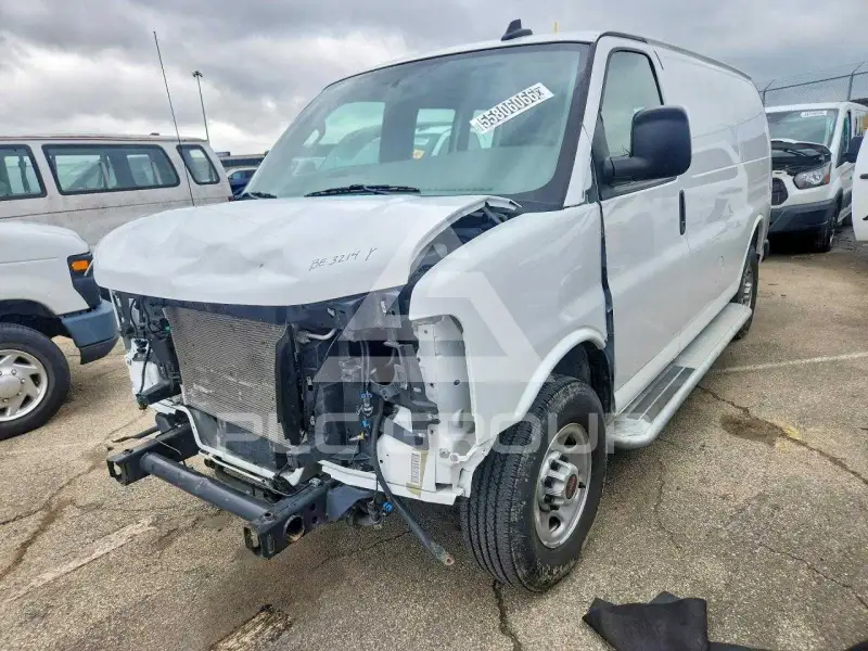2024 GMC Savana photo