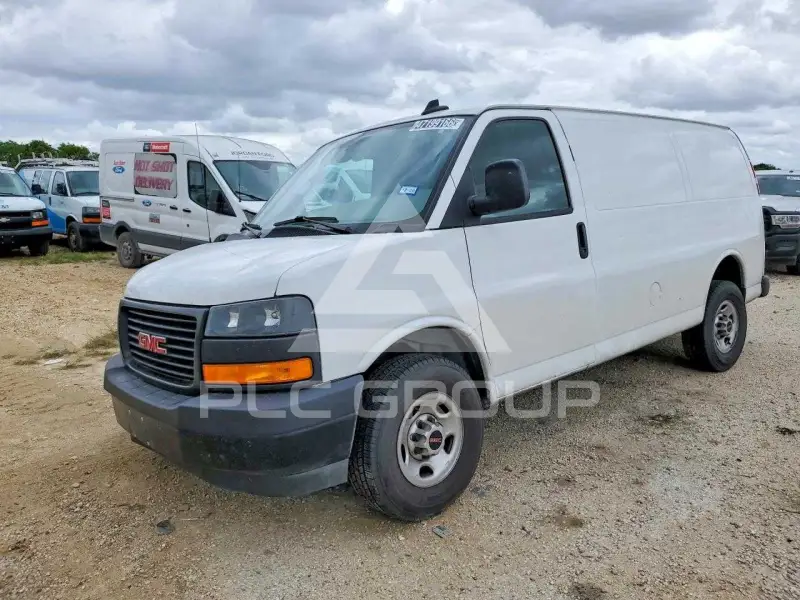 2024 GMC Savana фото