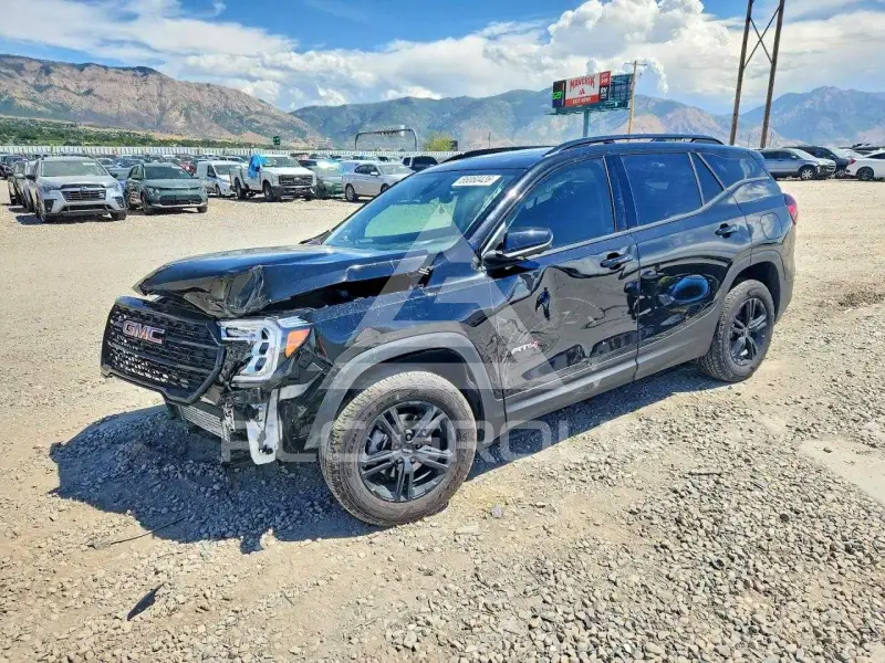 2024 GMC TERRAIN photo