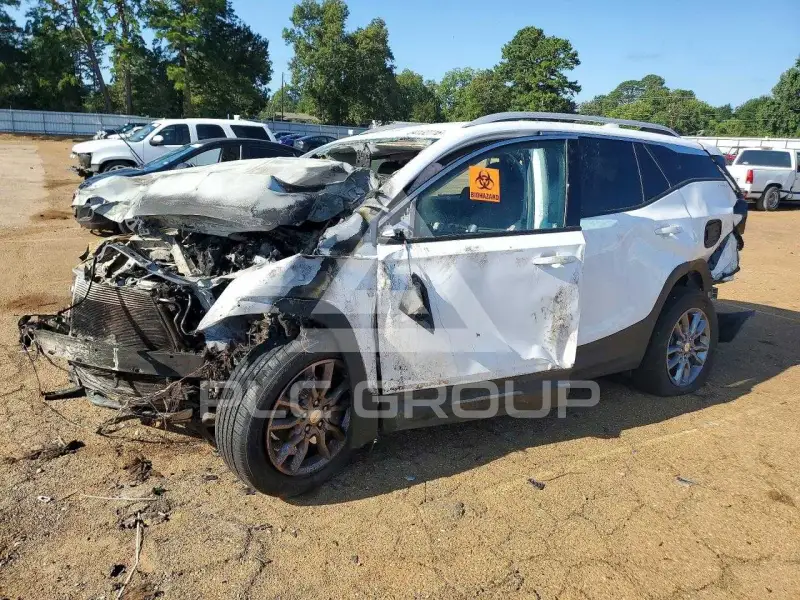 2024 GMC TERRAIN photo