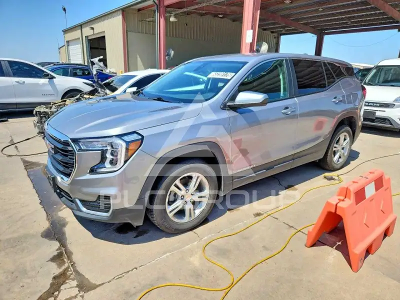 2024 GMC TERRAIN photo