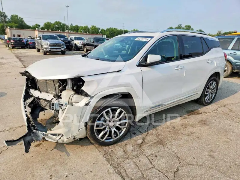 2024 GMC TERRAIN photo