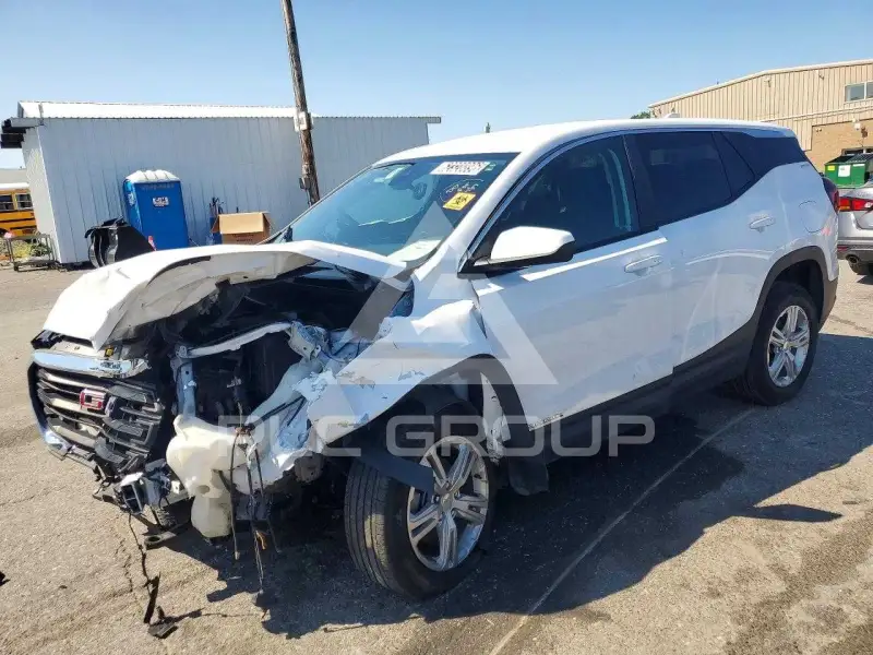 2024 GMC TERRAIN photo