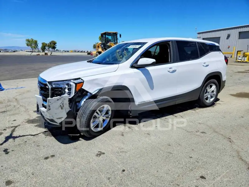 2024 GMC TERRAIN photo