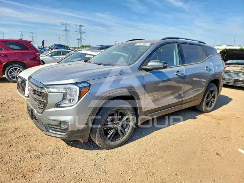 2024 GMC TERRAIN photo