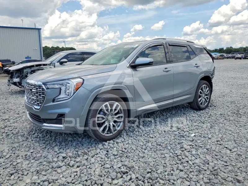 2024 GMC TERRAIN photo