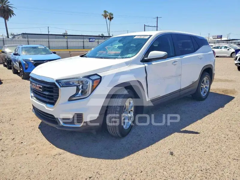 2024 GMC TERRAIN photo