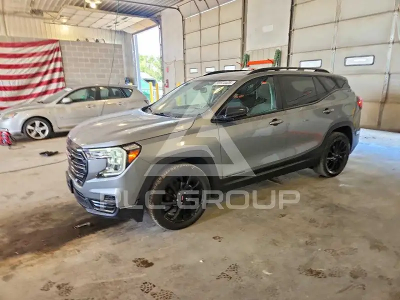 2024 GMC TERRAIN photo
