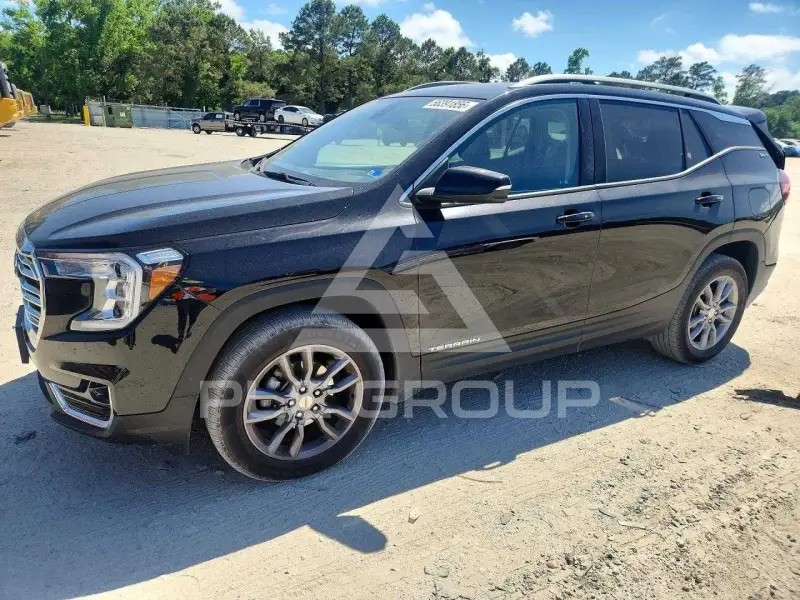 2024 GMC TERRAIN photo