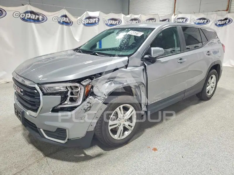 2024 GMC TERRAIN photo