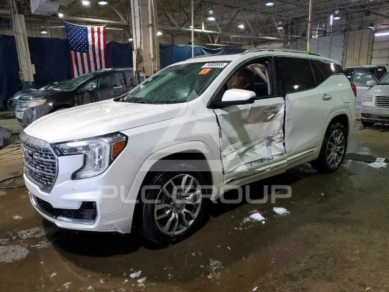 2024 GMC TERRAIN photo