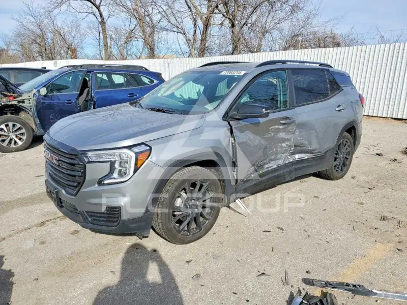 2024 GMC TERRAIN photo